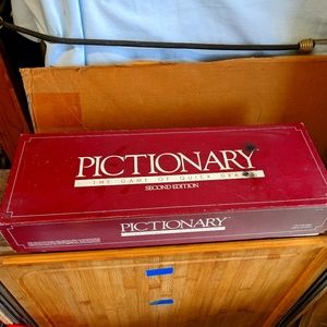 Vintage pictionary game set